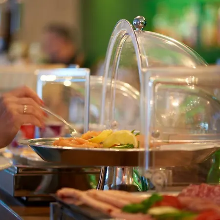 מלון Kitz Boutique & Restaurant 4*